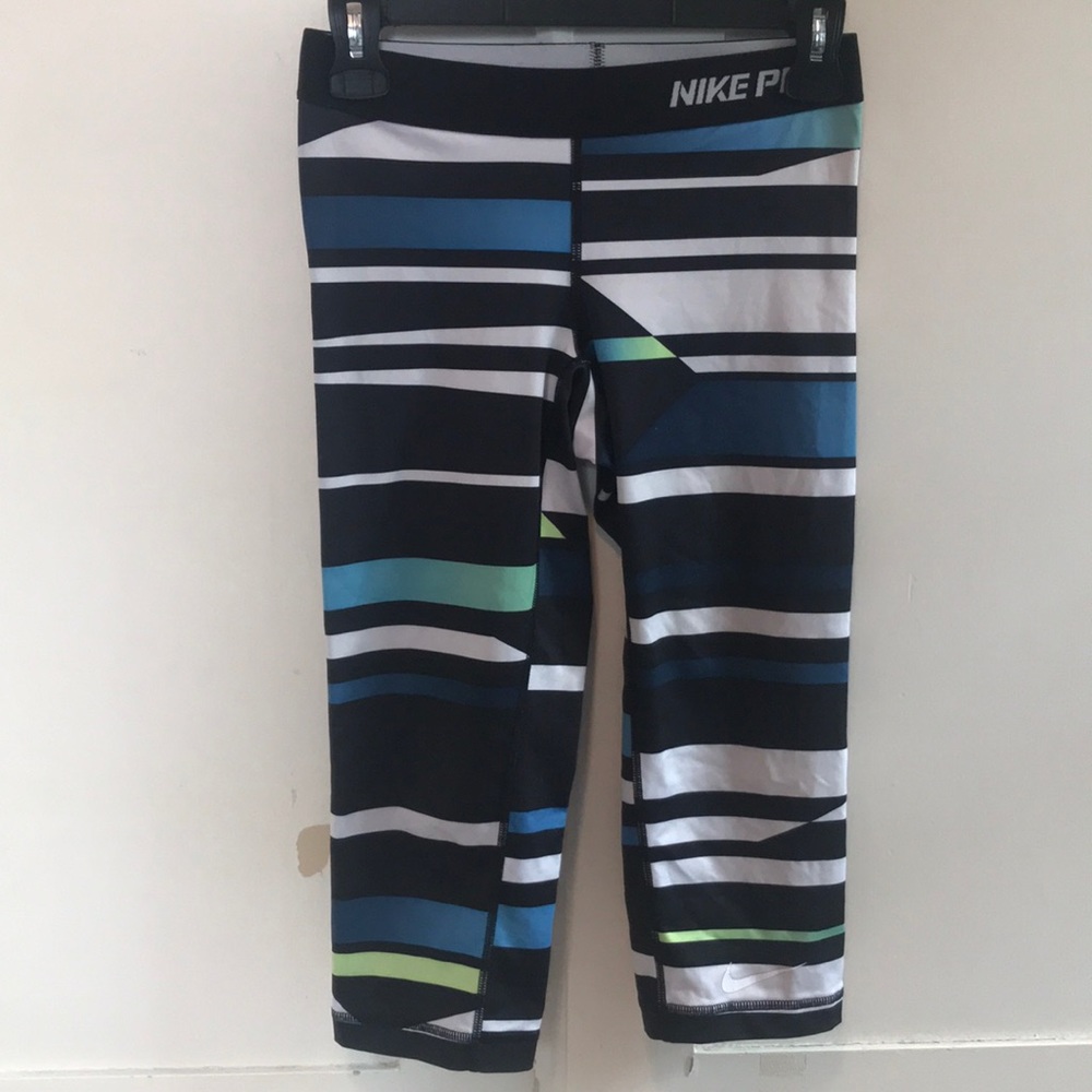 Good condition Nike Pro Capri leggings